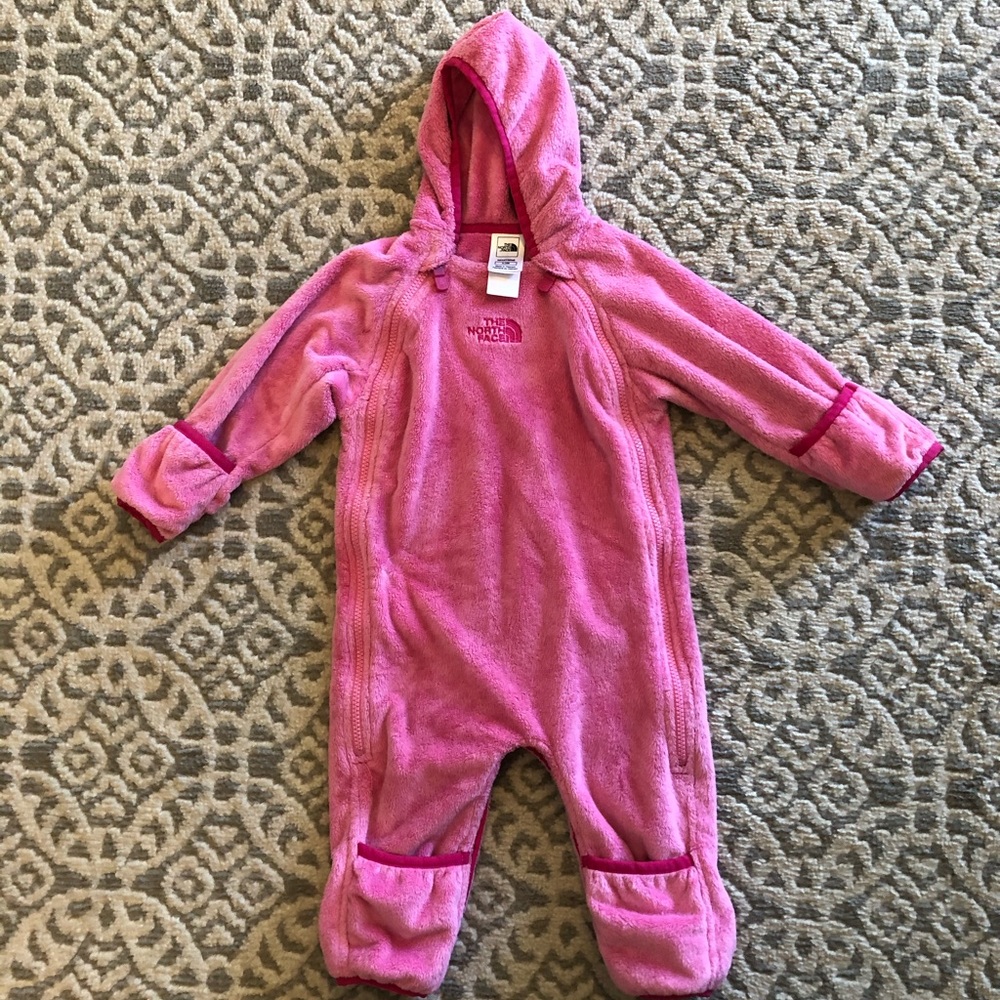 Baby girl north face snowsuit 6-12m pink